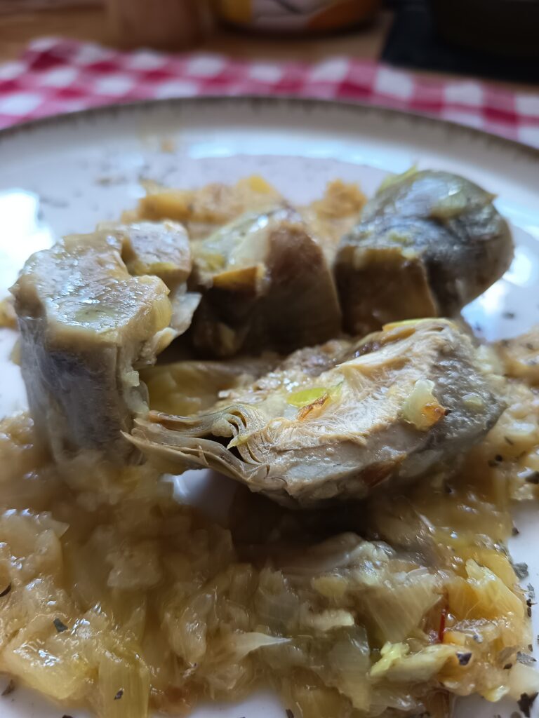Alcachofas en salsa de puerros